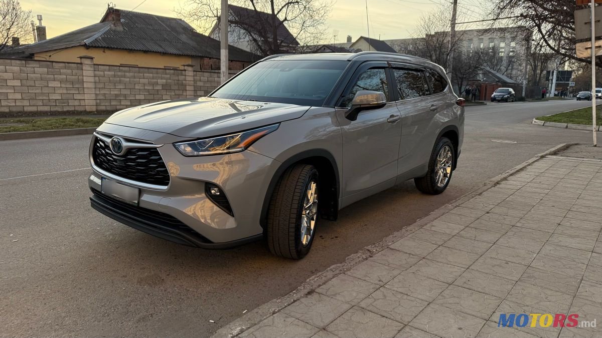 2022' Toyota Highlander photo #1