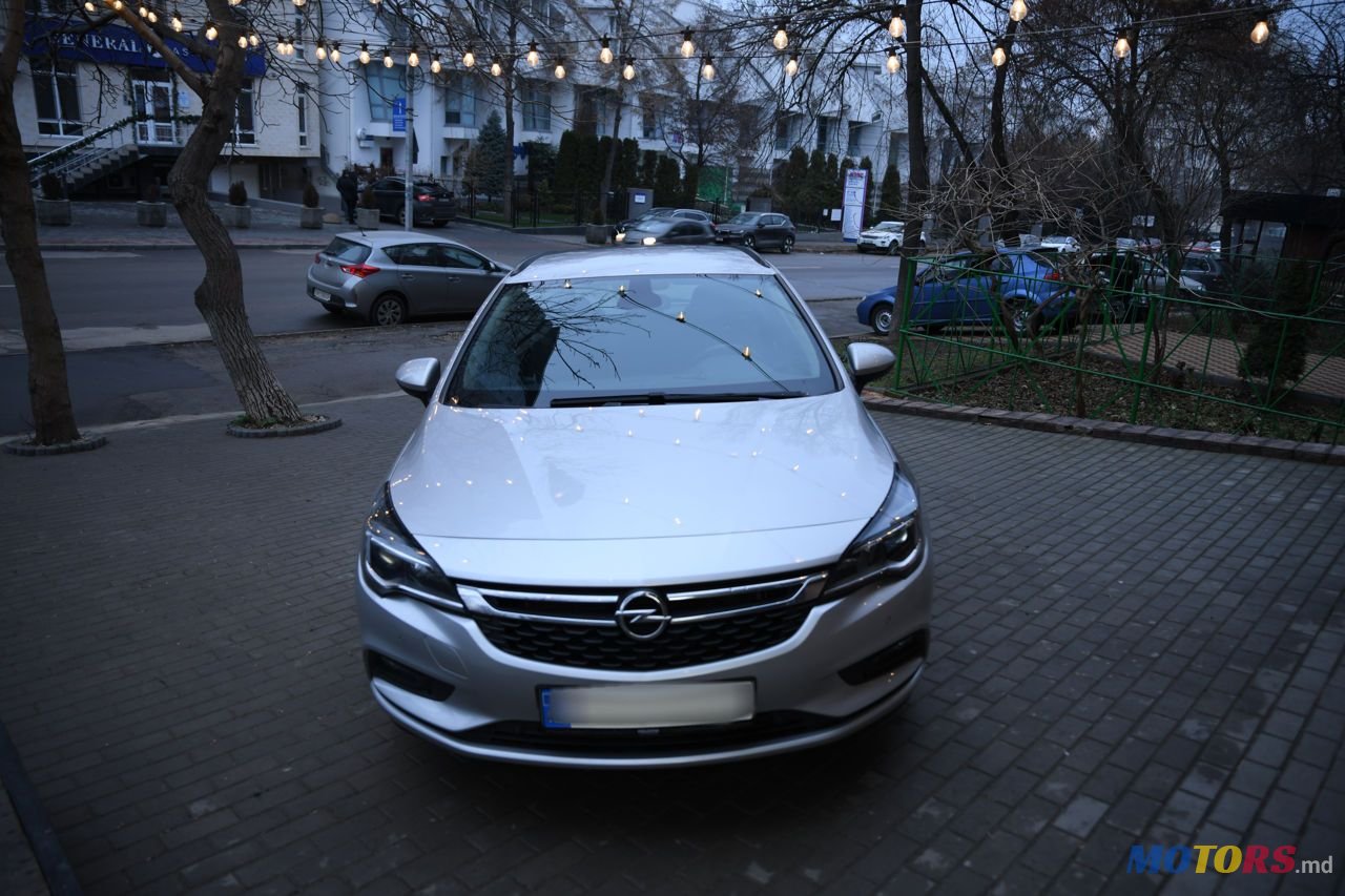2017' Opel Astra photo #1