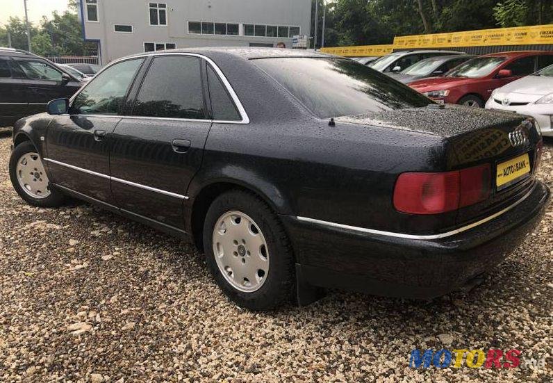 2001' Audi A8 photo #2