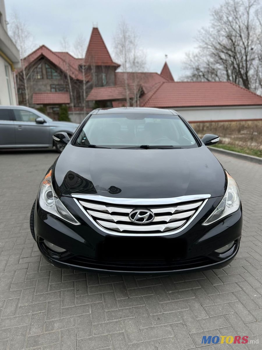 2012' Hyundai Sonata photo #2