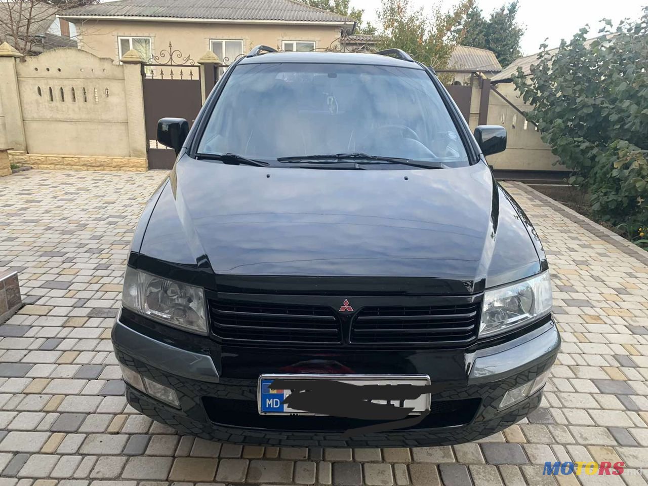 2004' Mitsubishi Space Wagon photo #5