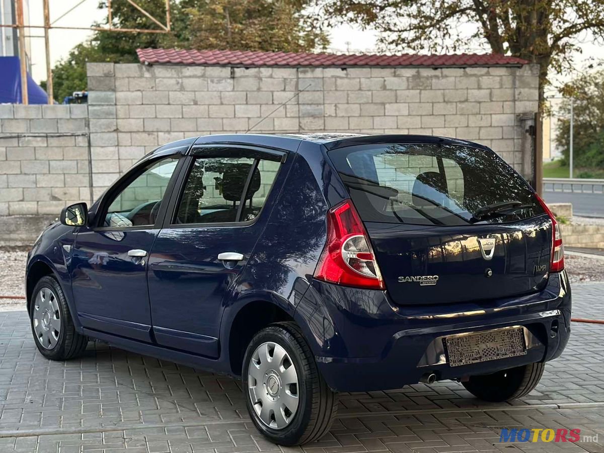 2008' Dacia Sandero photo #5
