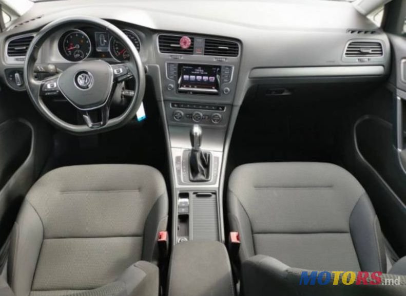 2013' Volkswagen Golf photo #5