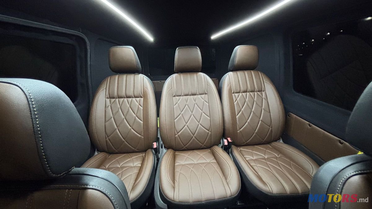2013' Mercedes-Benz Vito photo #3