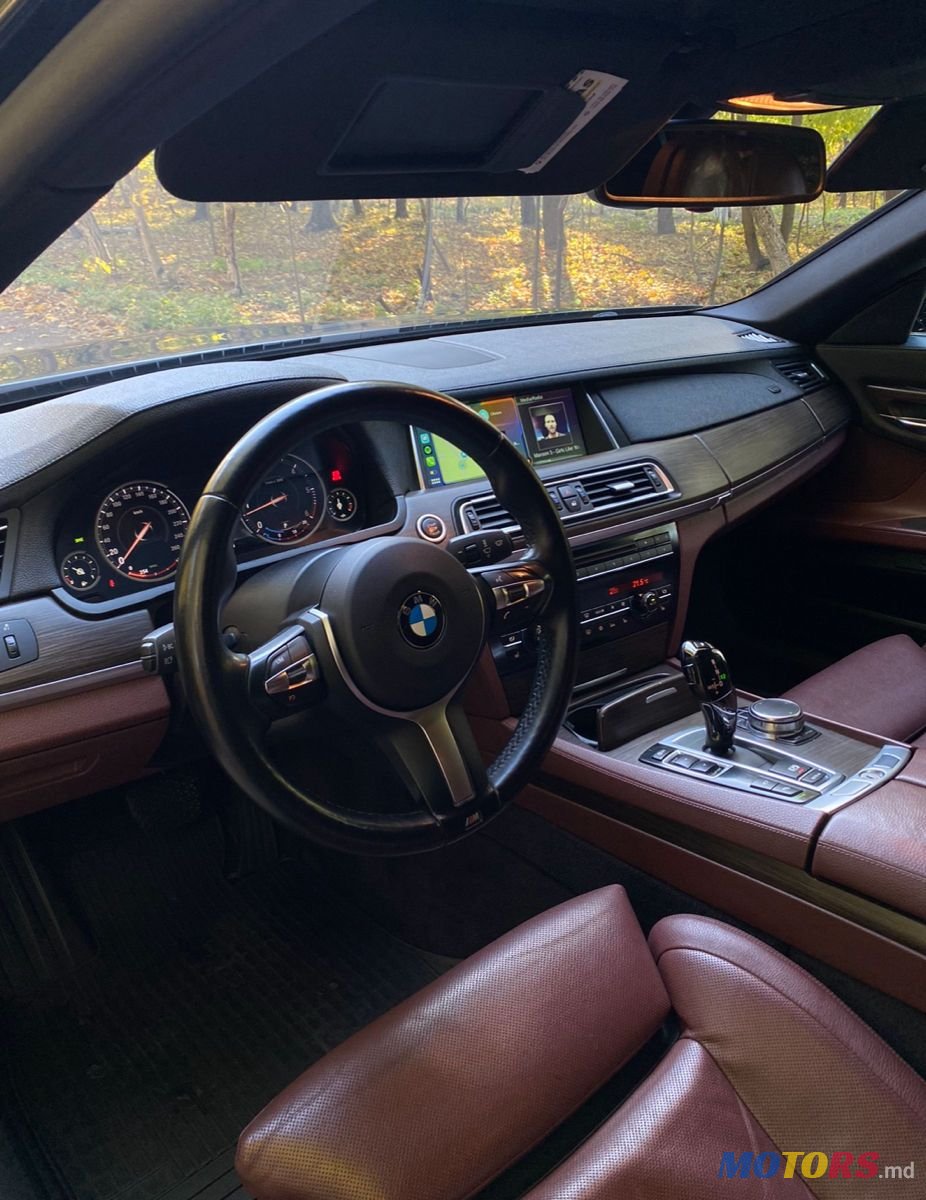 2010' BMW 7 Series photo #6