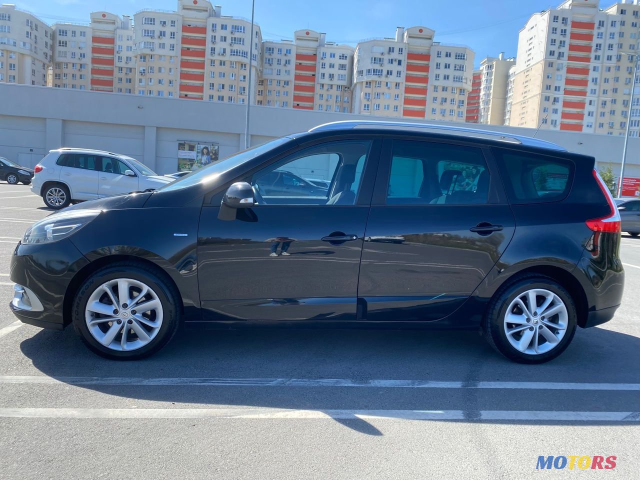 2014' Renault Grand Scenic photo #2