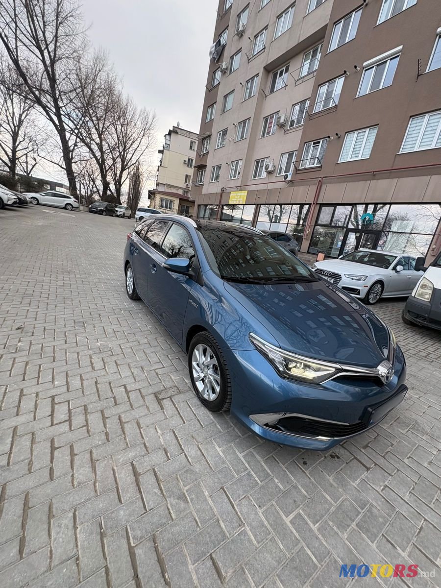 2015' Toyota Auris photo #2