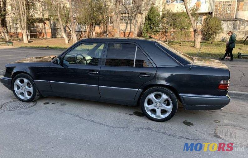 1994' Mercedes-Benz E photo #4