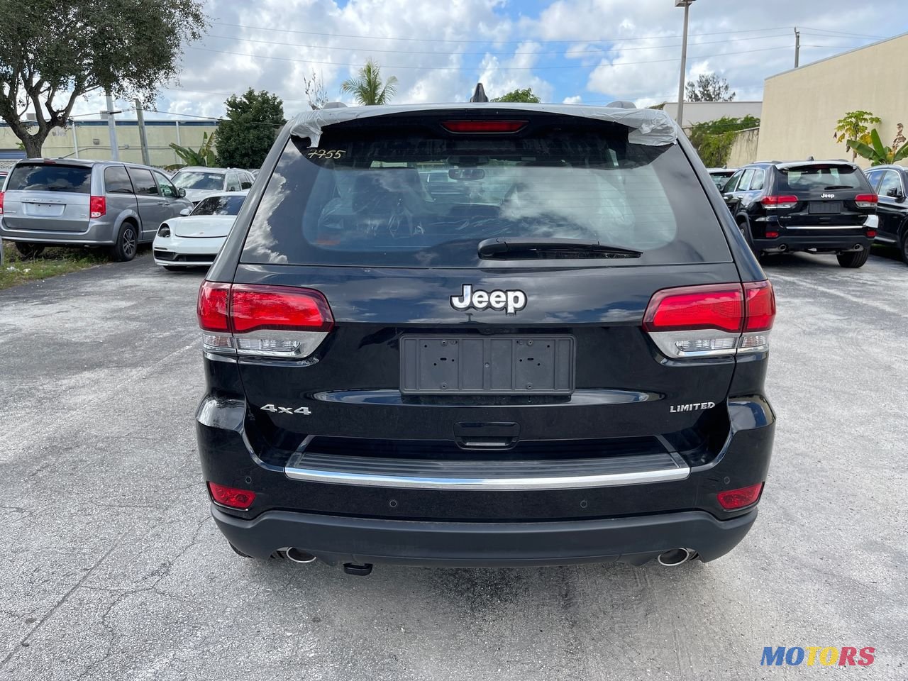 2020' Jeep Grand Cherokee photo #4