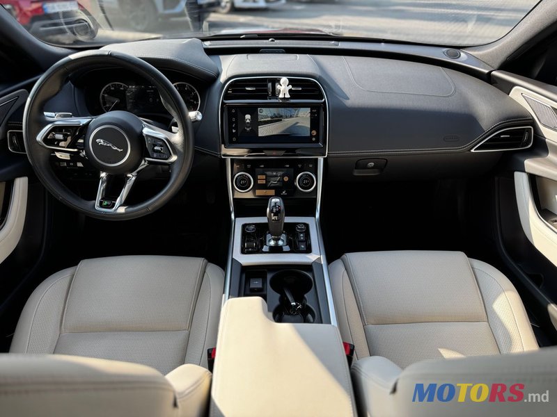 2022' Jaguar XE photo #3