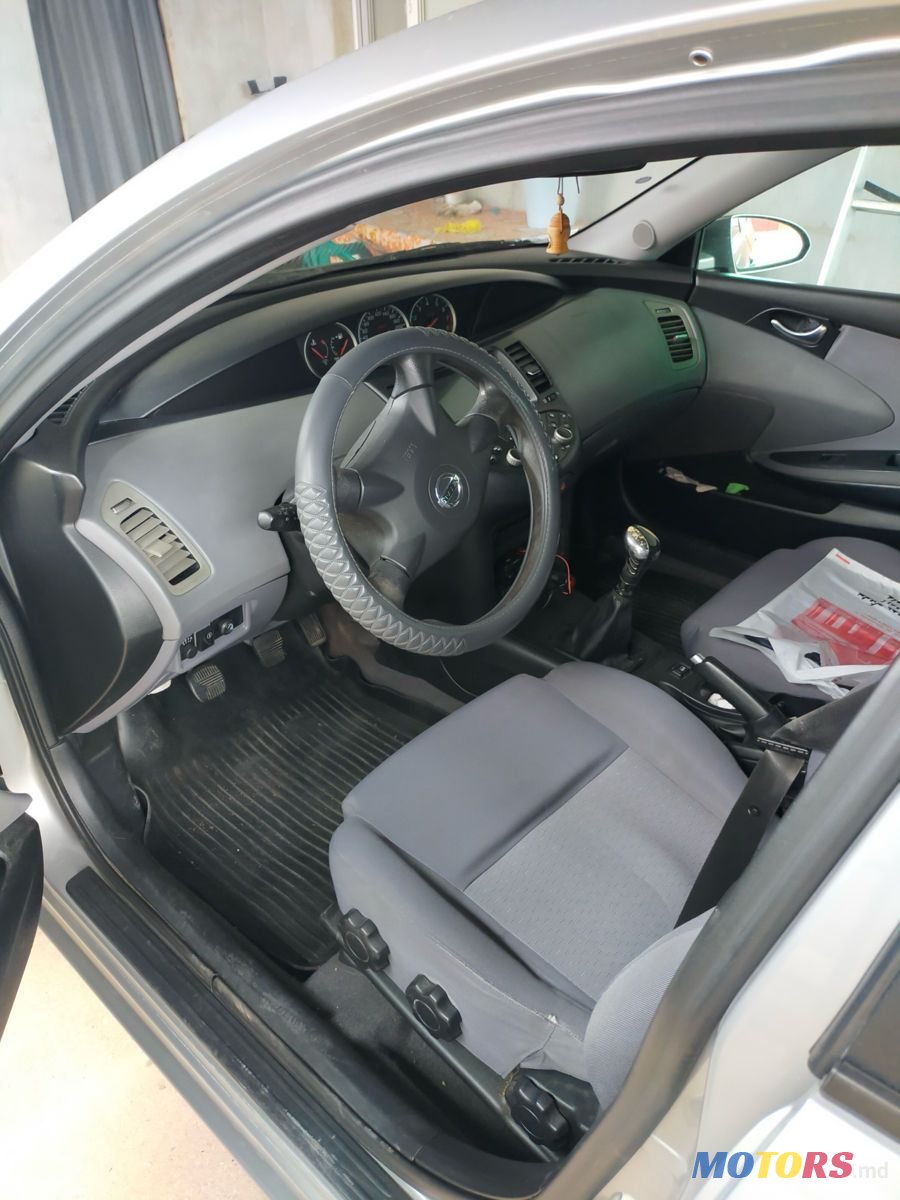 2003' Nissan Primera photo #4