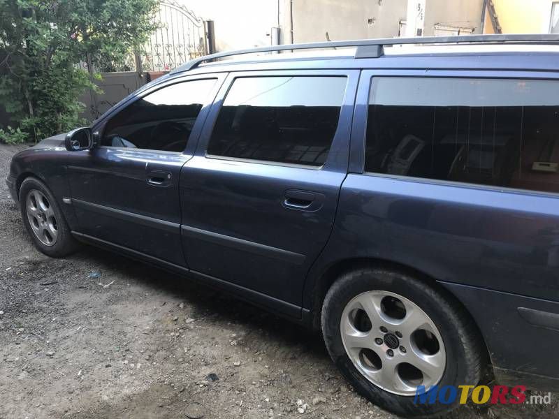 2003' Volvo V70 photo #1