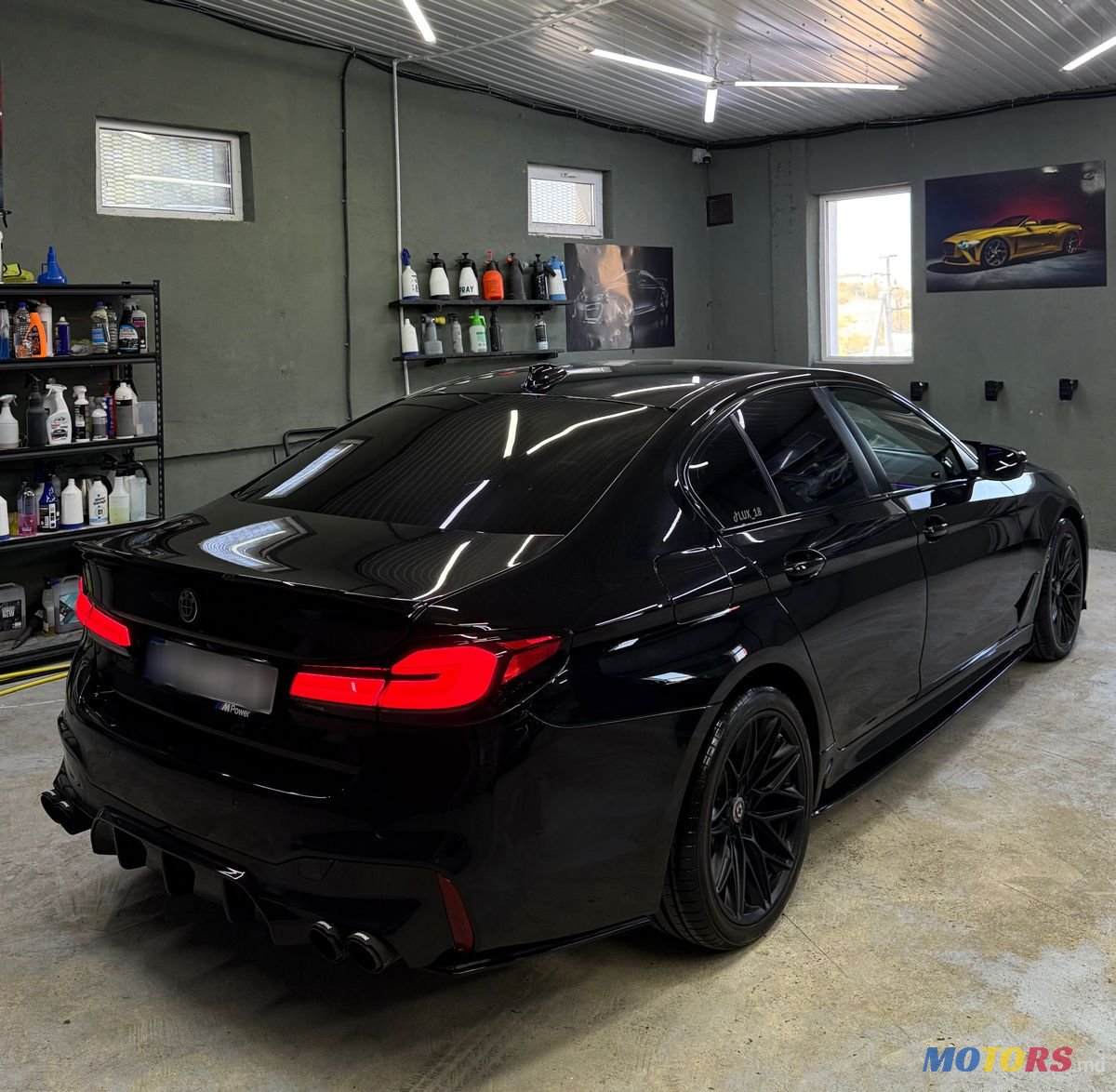 2021' BMW 5 Series photo #3