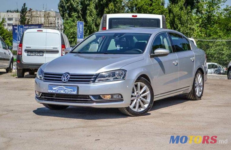 2012' Volkswagen Passat photo #2