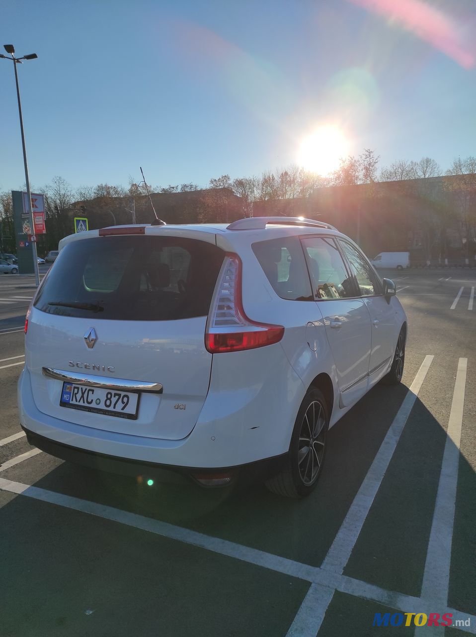 2013' Renault Grand Scenic photo #3