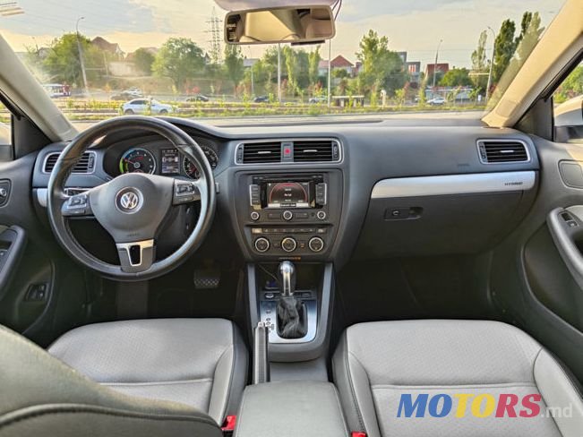 2012' Volkswagen Jetta photo #5
