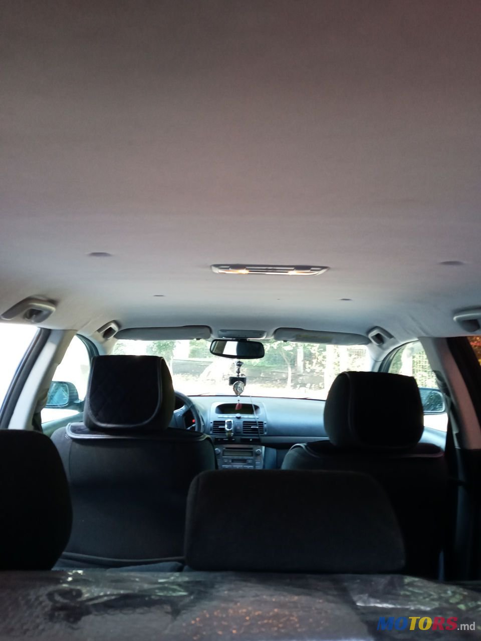 2005' Toyota Avensis photo #4