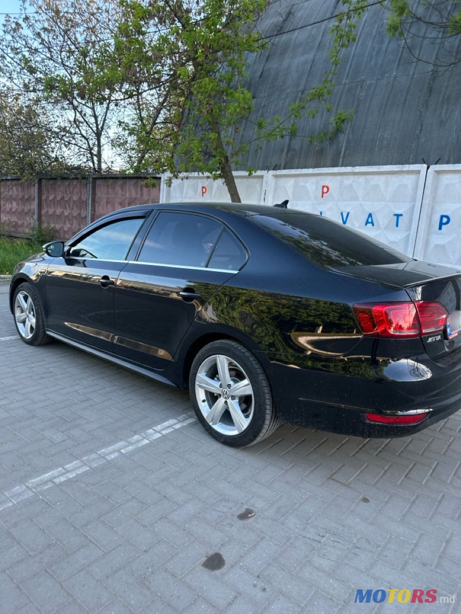 2013' Volkswagen Jetta photo #2