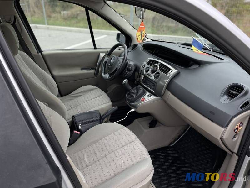 2005' Renault Scenic photo #6
