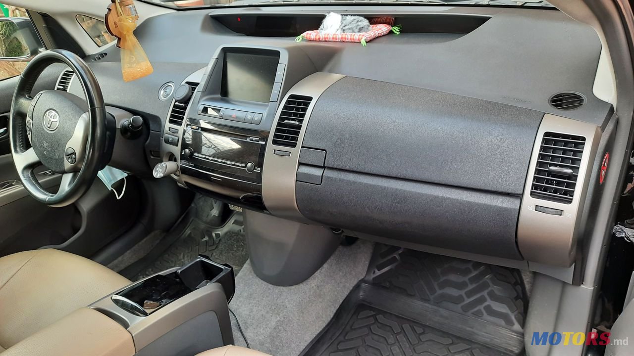 2008' Toyota Prius photo #5