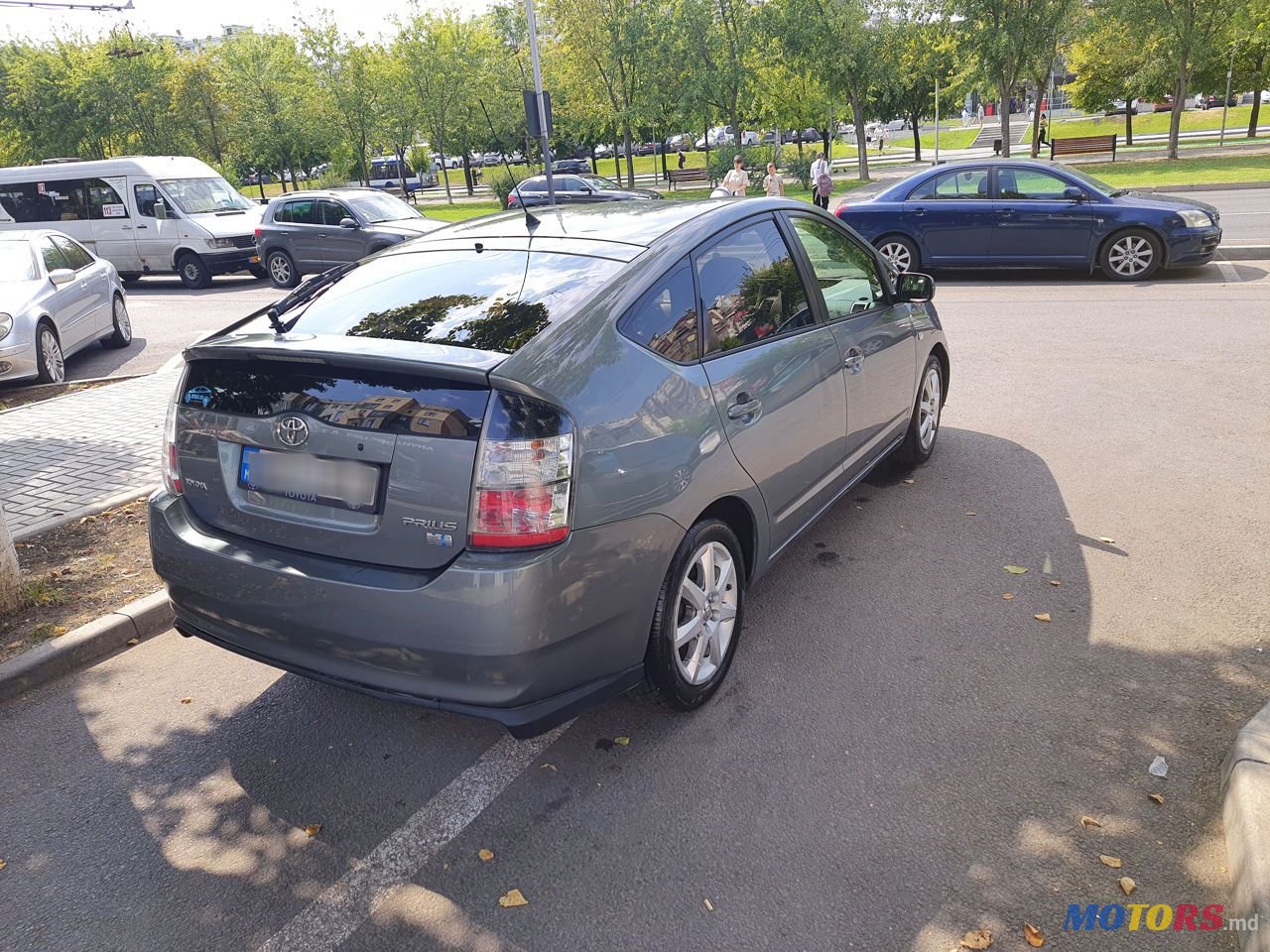 2005' Toyota Prius photo #3