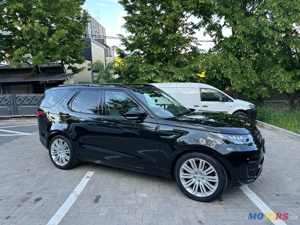 2017' Land Rover Discovery photo #2