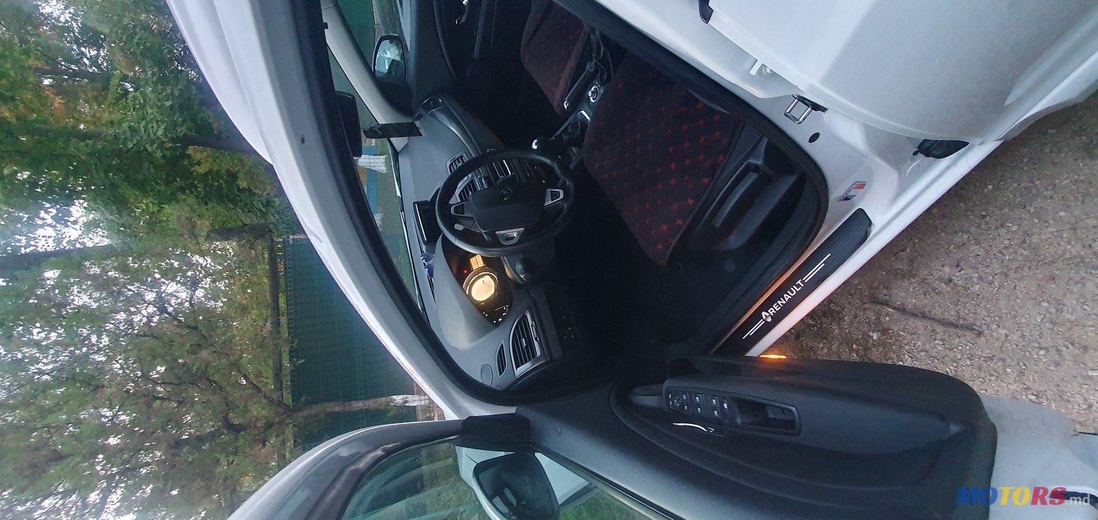 2012' Renault Megane Universal photo #6