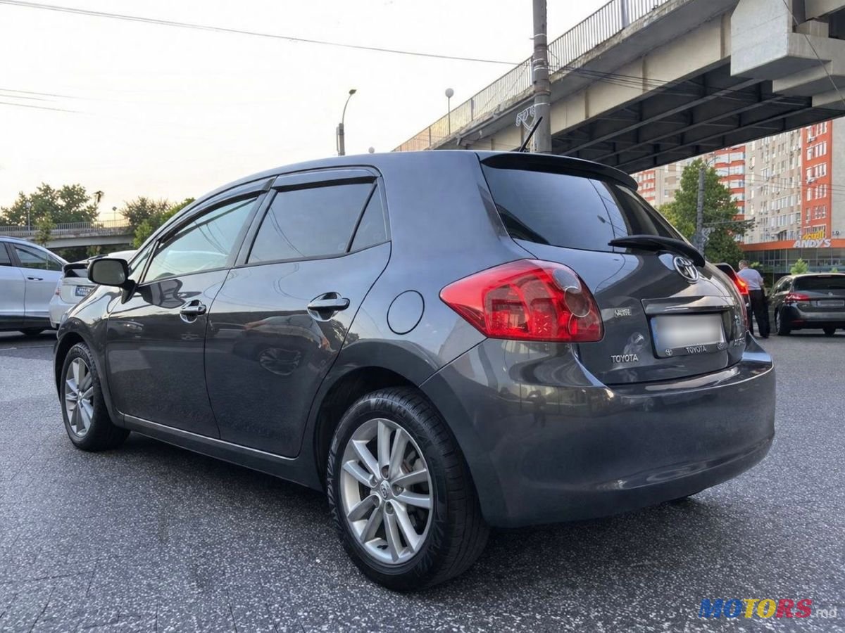 2009' Toyota Auris photo #3