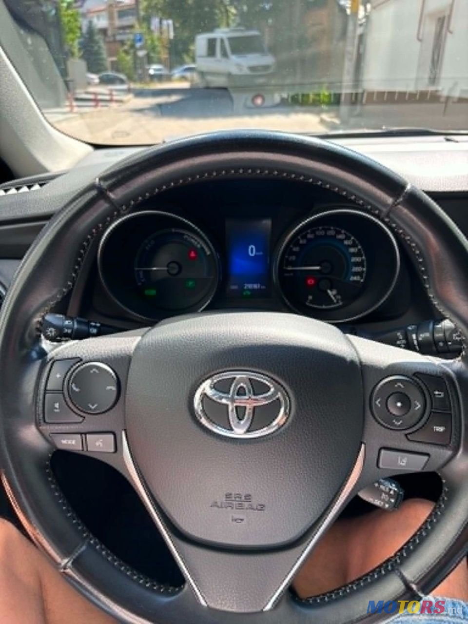 2016' Toyota Auris photo #4