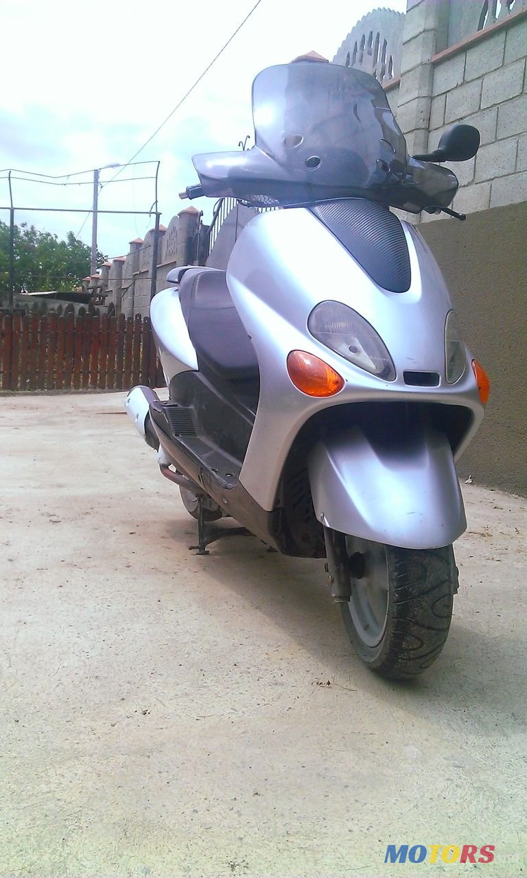 2003' Yamaha Majesty photo #3