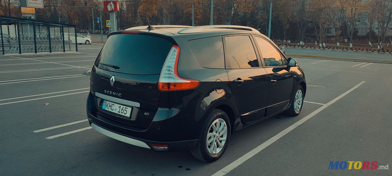 2016' Renault Grand Scenic photo #2