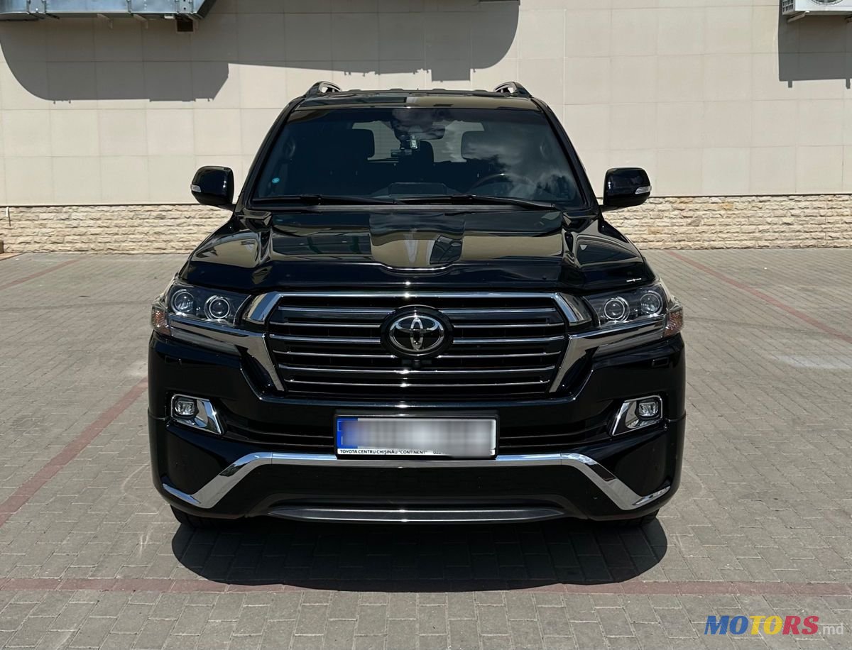 2017' Toyota Land Cruiser photo #1