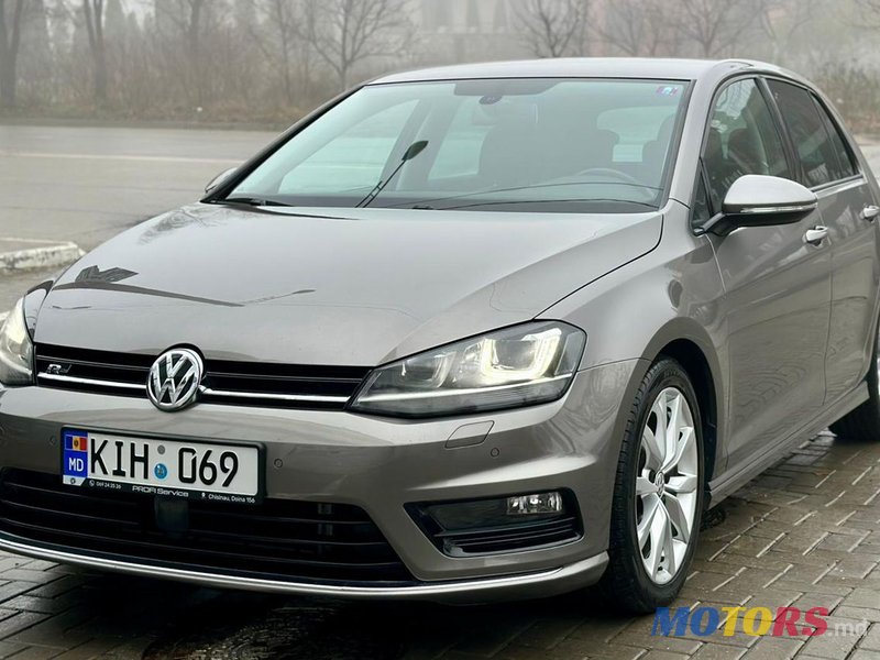 2013' Volkswagen Golf photo #2