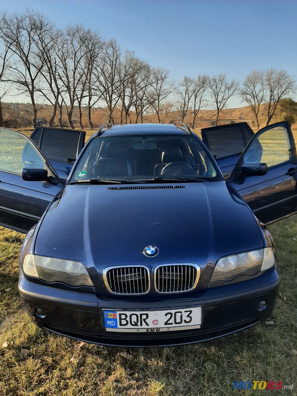 2004' BMW 3 Series E46 photo #4