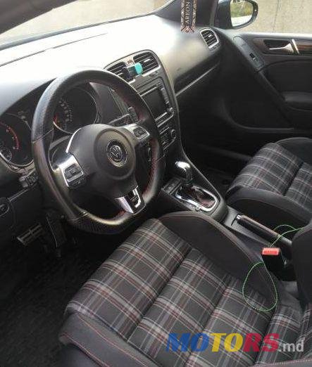 2011' Volkswagen Golf photo #3