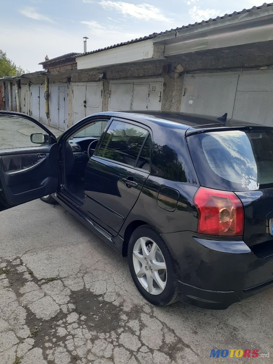 2005' Toyota Corolla photo #2