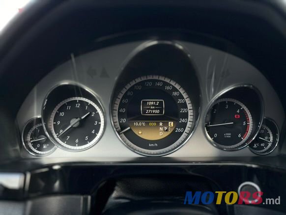 2011' Mercedes-Benz E-Class photo #3