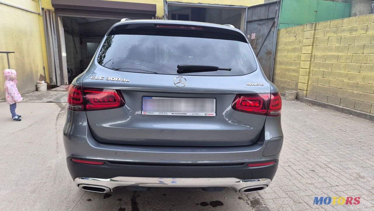 2021' Mercedes-Benz GLC photo #4