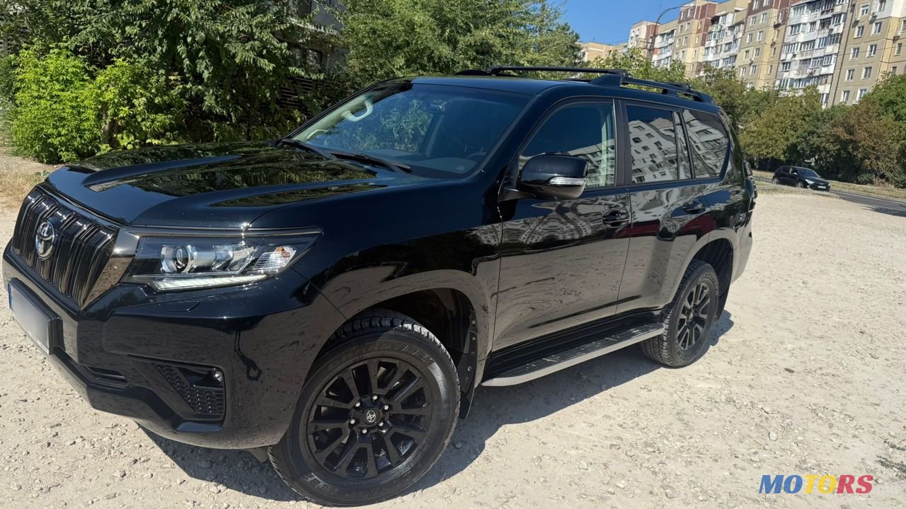 2022' Toyota Land Cruiser Prado photo #1