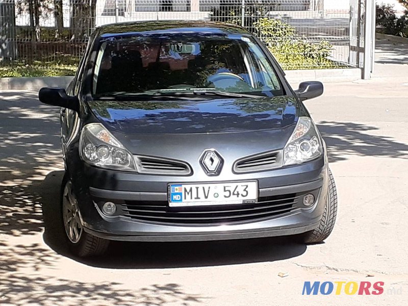 2005' Renault Clio photo #1