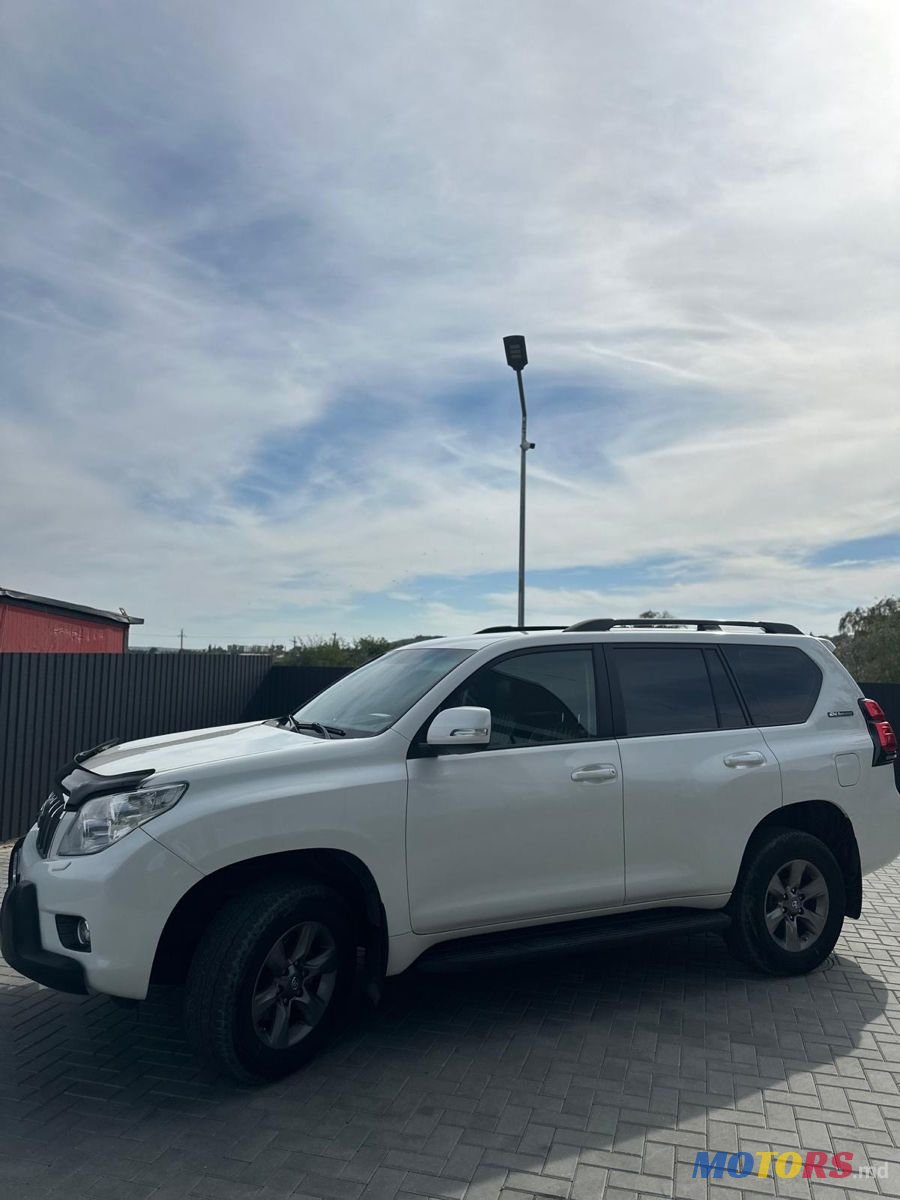 2012' Toyota Land Cruiser Prado photo #3
