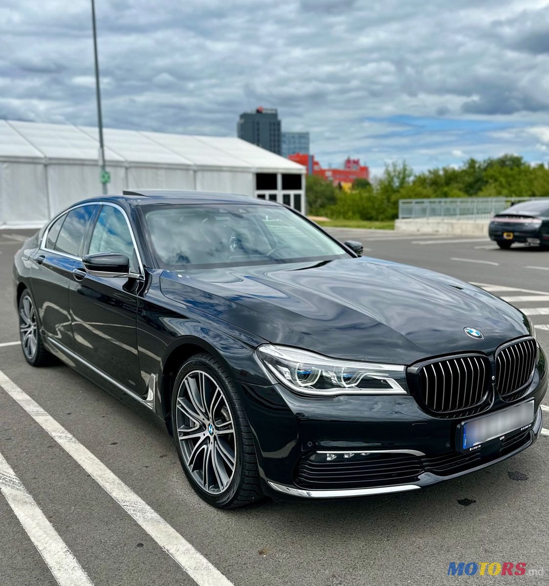 2016' BMW 7 Series photo #3