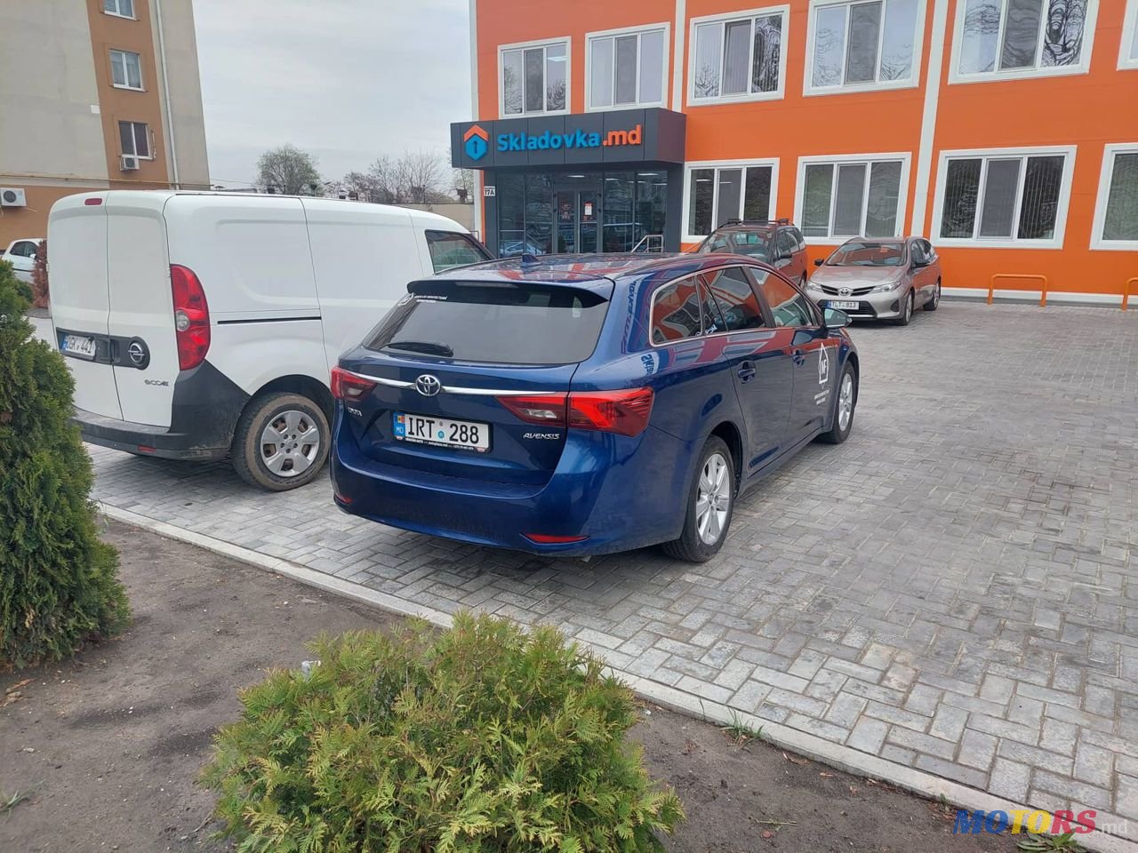 2016' Toyota Avensis photo #2