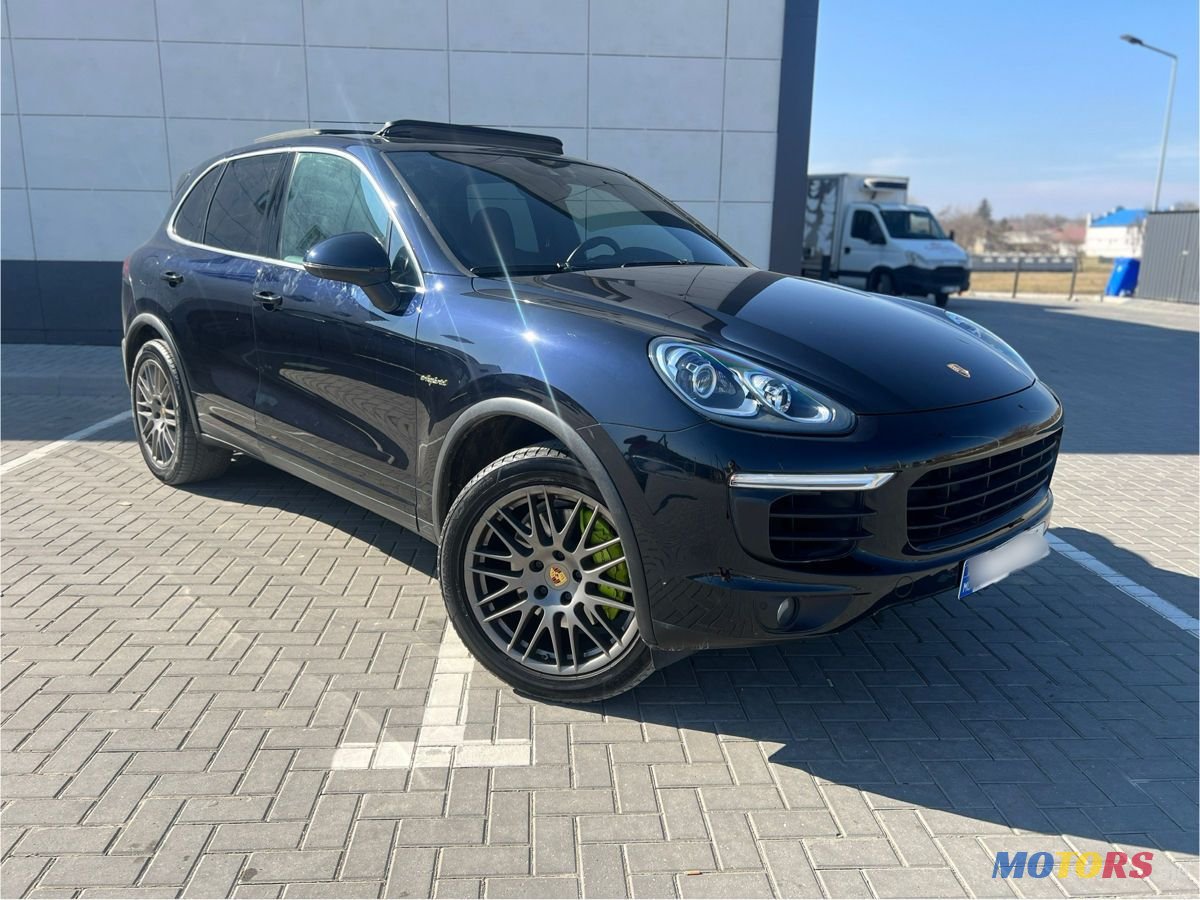 2016' Porsche Cayenne photo #3