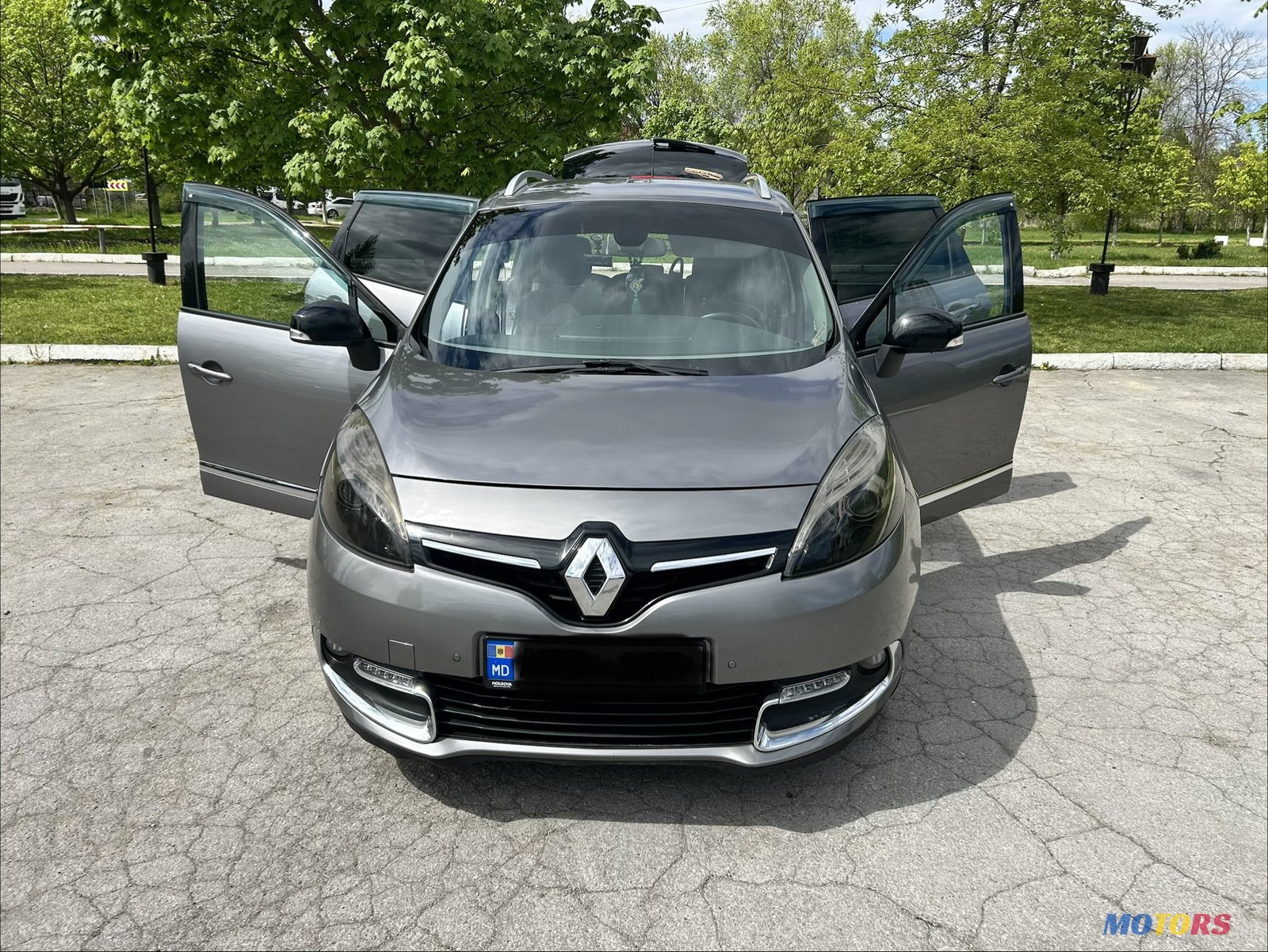 2014' Renault Grand Scenic photo #6