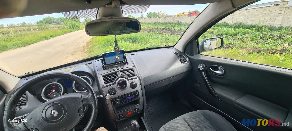 2004' Renault Megane photo #5