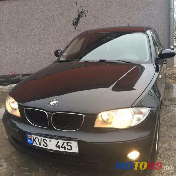 2004' BMW 1 Series photo #2