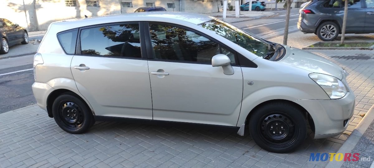 2006' Toyota Corolla Verso photo #3