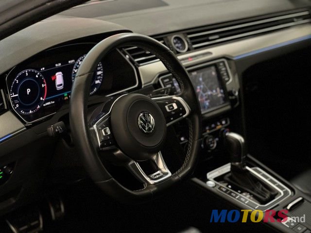 2017' Volkswagen Passat photo #3