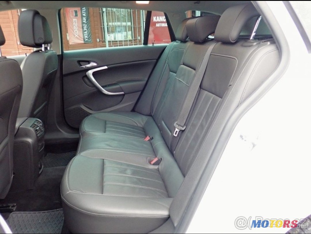 2010' Opel Insignia photo #7